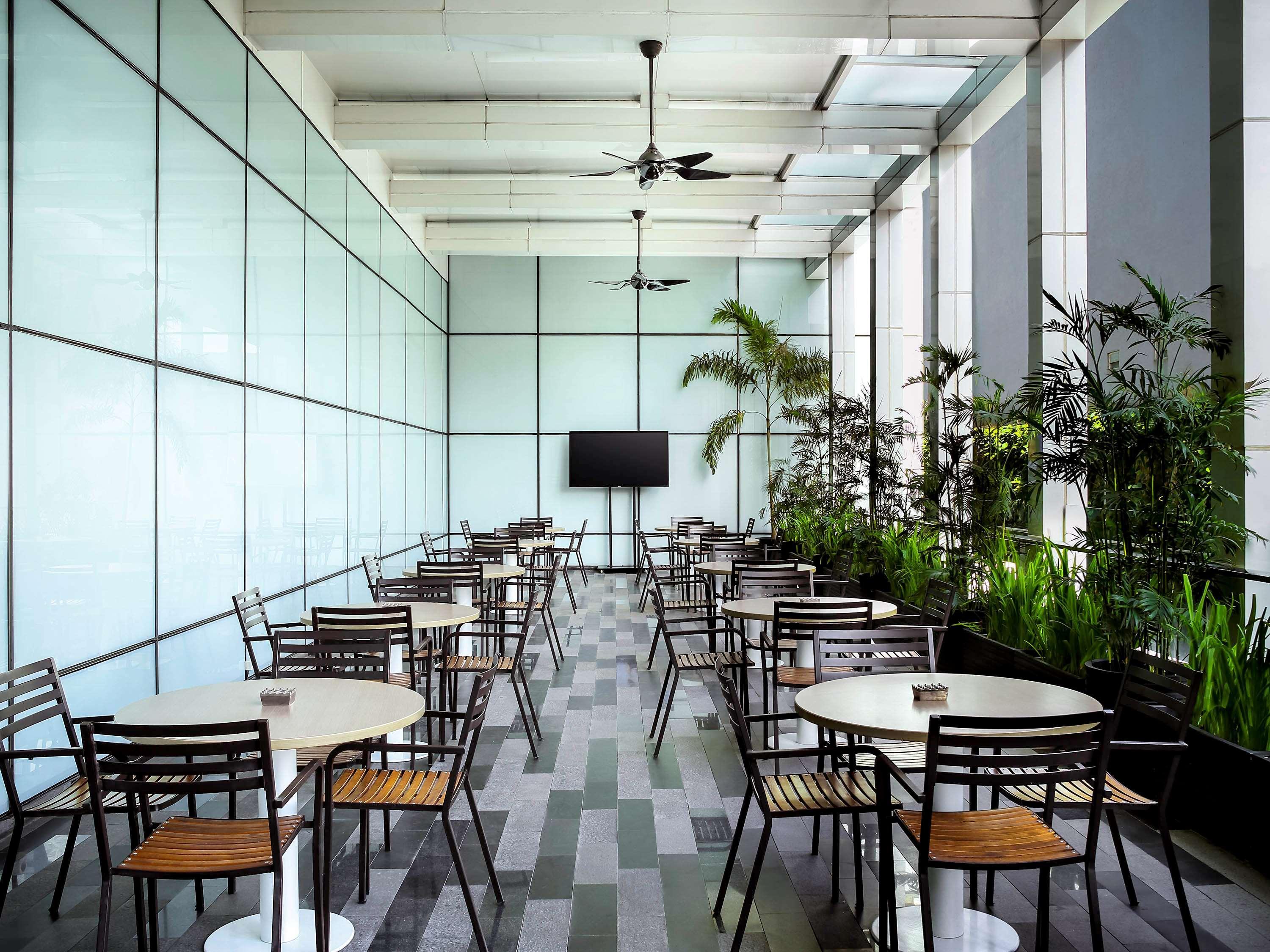 Grand Mercure Jakarta Harmoni Экстерьер фото